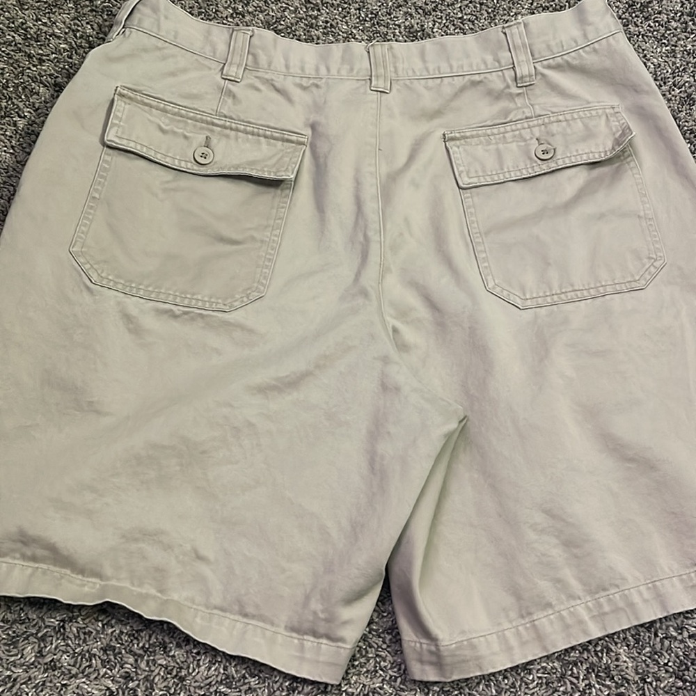 Cherokee Mens casual beige shorts size 36